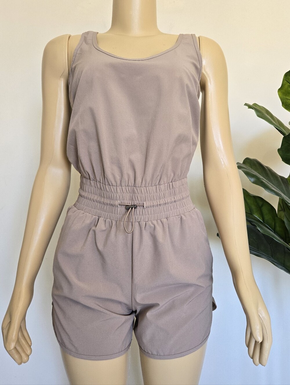 Abercrombie & Fitch YPB studioFLEX Active Romper Size XS Women's Nude Color